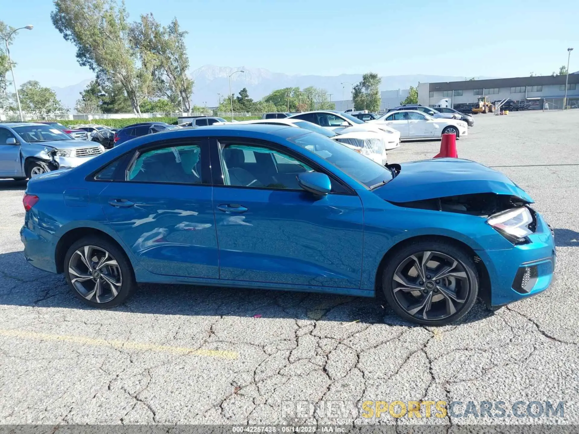 12 Фотография поврежденного автомобиля WAUBUDGY0PA050558 AUDI A3 2023