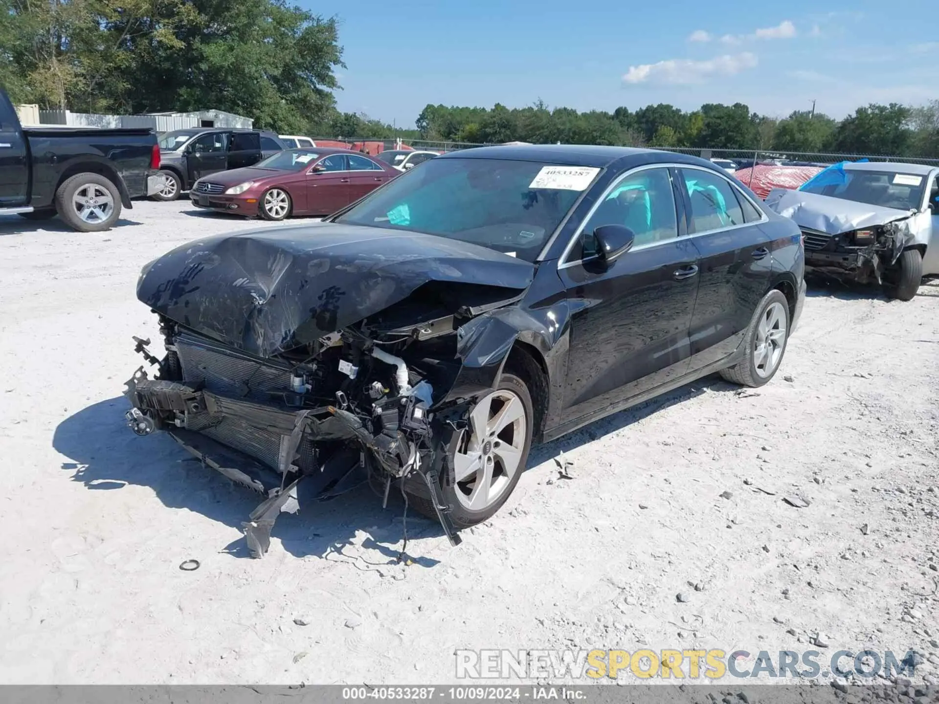 2 Фотография поврежденного автомобиля WAUAUDGY1RA124567 AUDI A3 2024