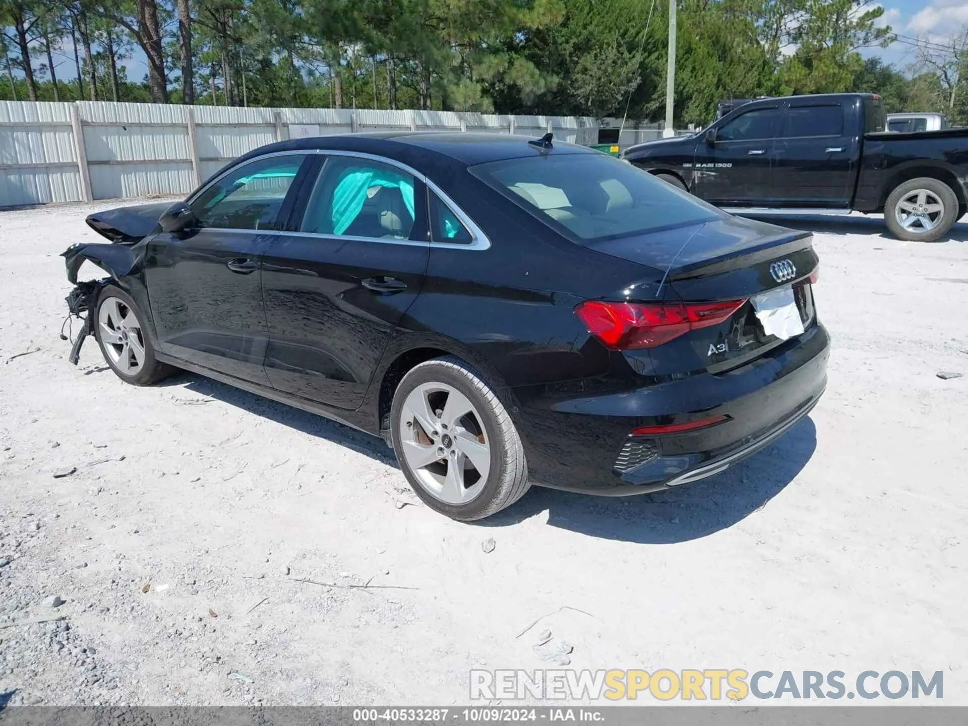 3 Фотография поврежденного автомобиля WAUAUDGY1RA124567 AUDI A3 2024