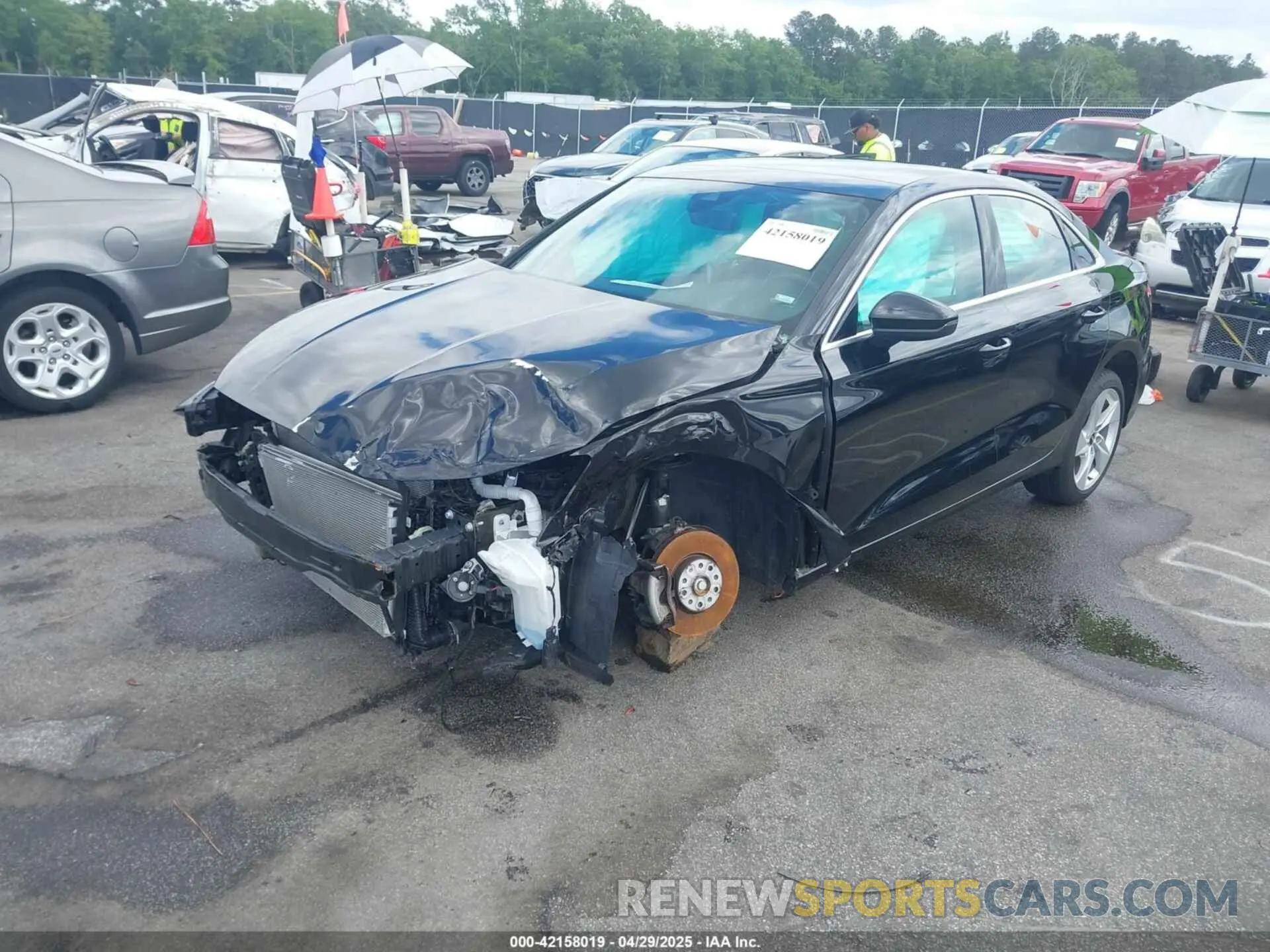 2 Фотография поврежденного автомобиля WAUAUDGY2RA102660 AUDI A3 2024