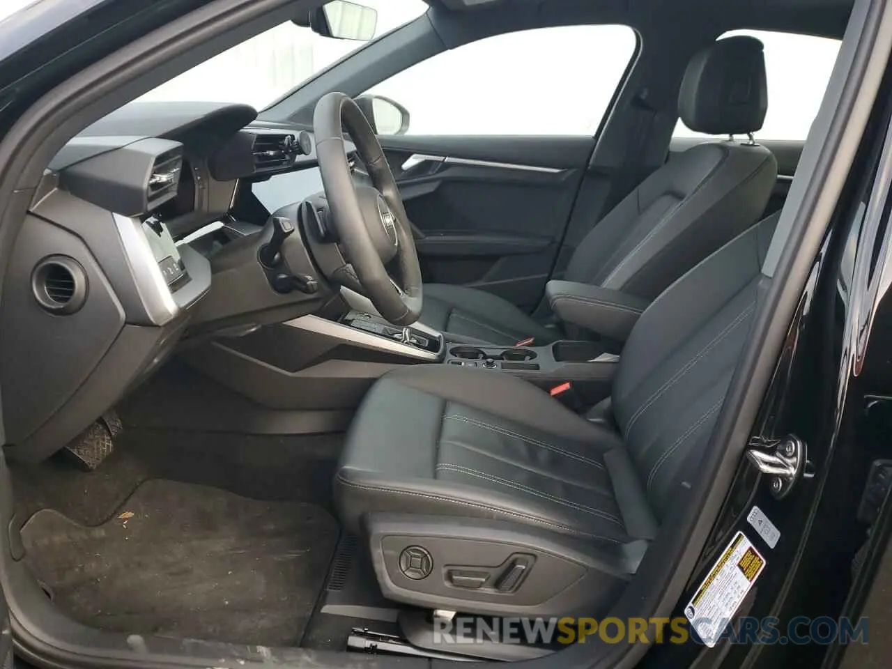 7 Фотография поврежденного автомобиля WAUHUDGY6RA084727 AUDI A3 2024