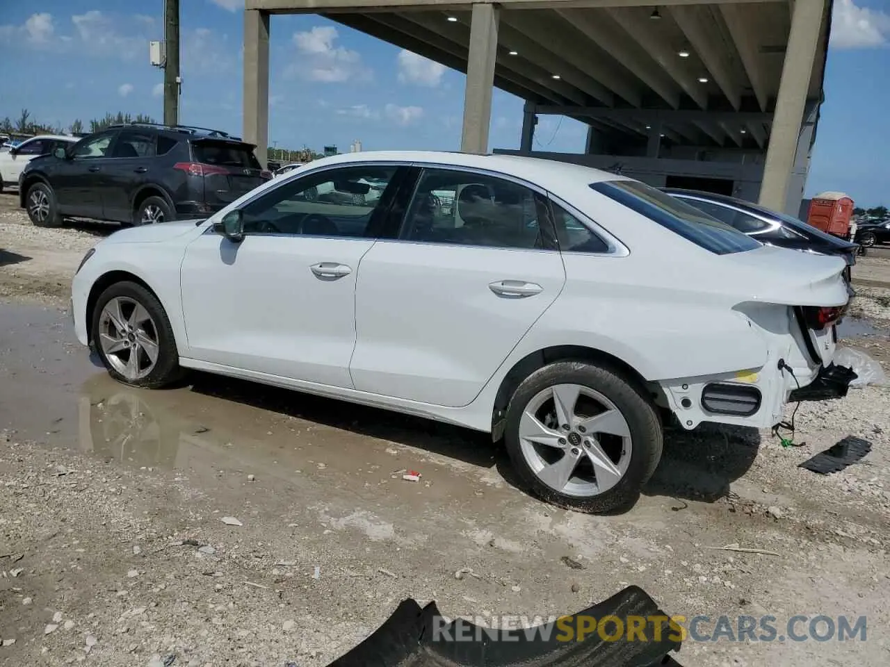 2 Фотография поврежденного автомобиля WAUHUDGYXRA020819 AUDI A3 2024
