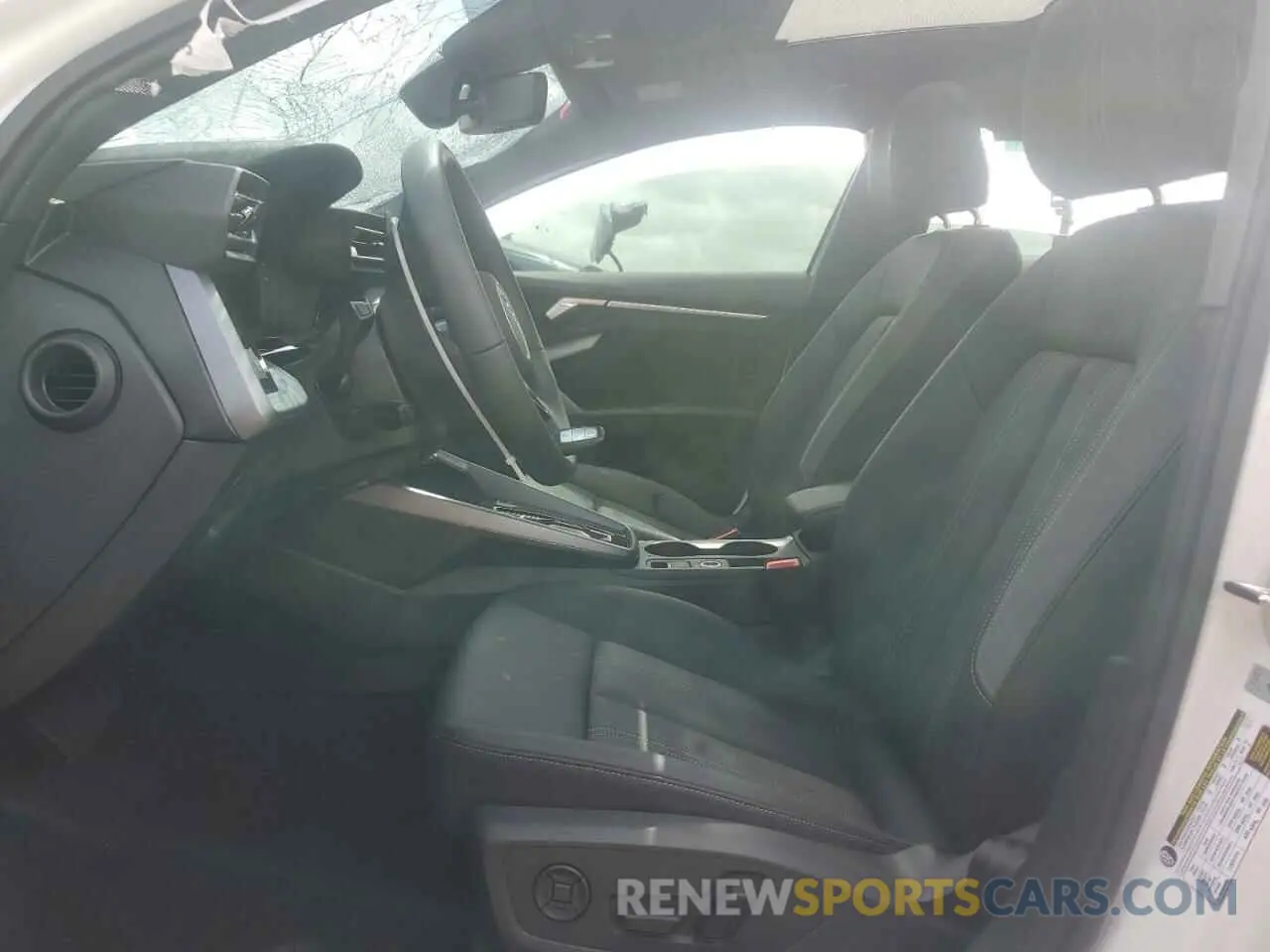 7 Фотография поврежденного автомобиля WAUGUDGY1SA060725 AUDI A3 2025