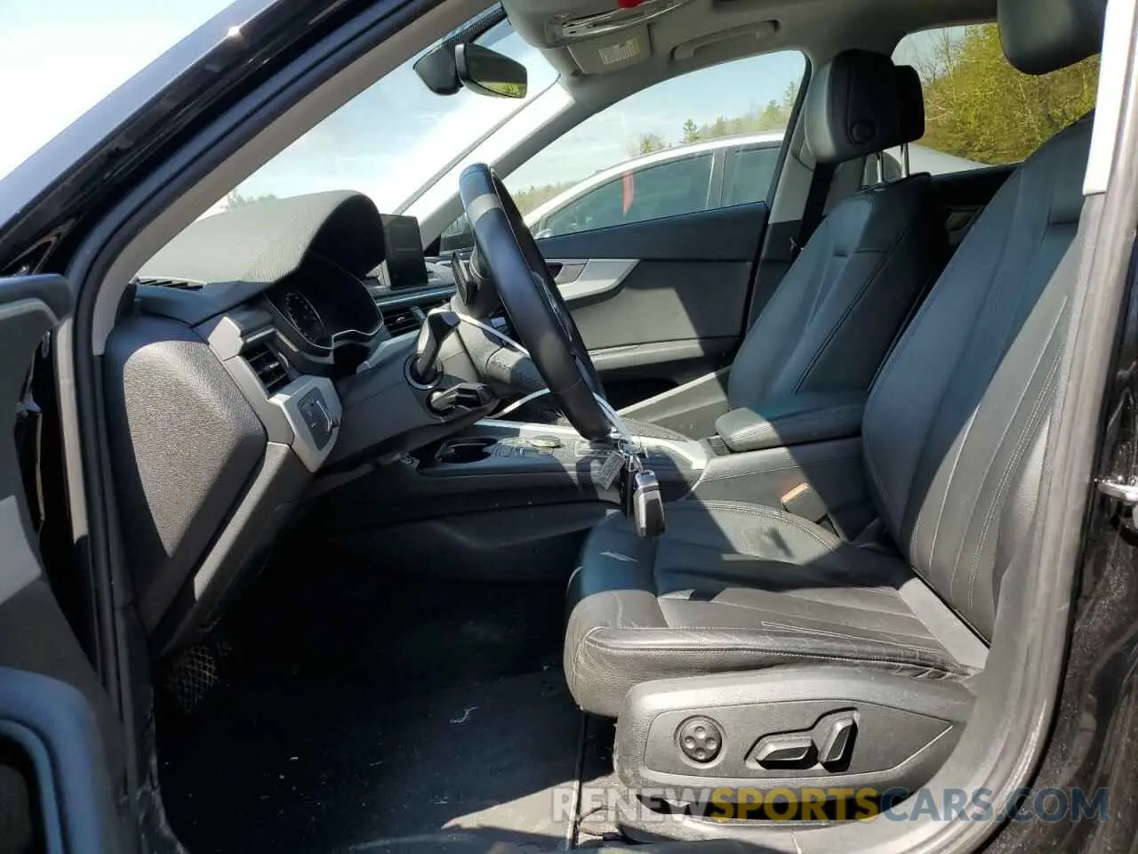 7 Photograph of a damaged car WAUANAF46KN010640 AUDI A4 2019