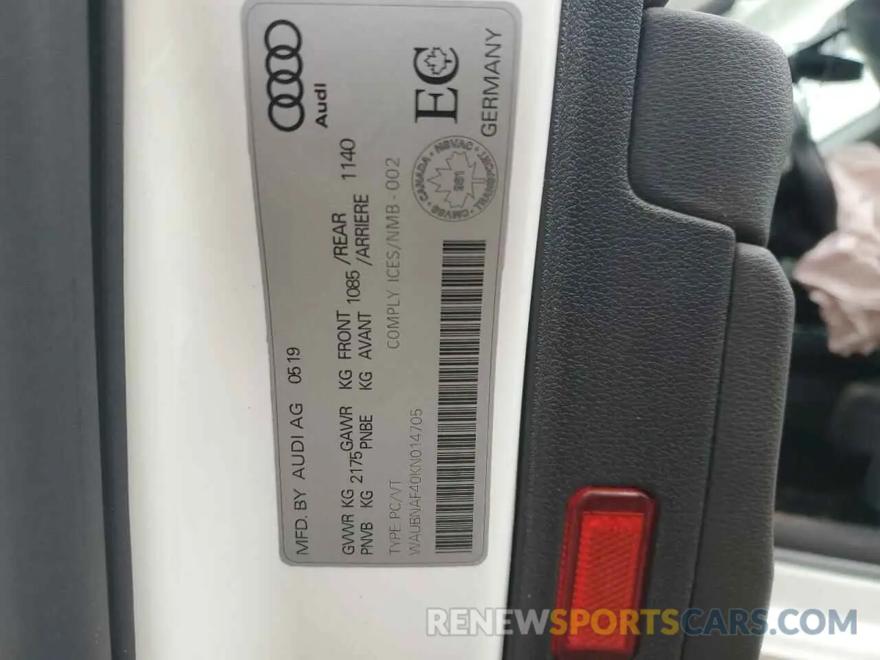 12 Photograph of a damaged car WAUBNAF40KN014705 AUDI A4 2019