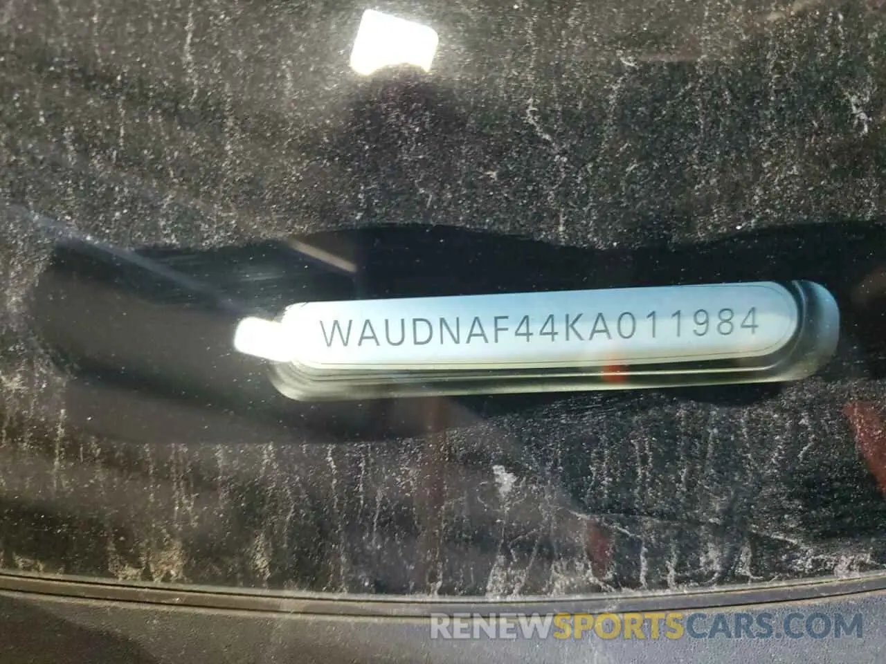 13 Фотография поврежденного автомобиля WAUDNAF44KA011984 AUDI A4 2019