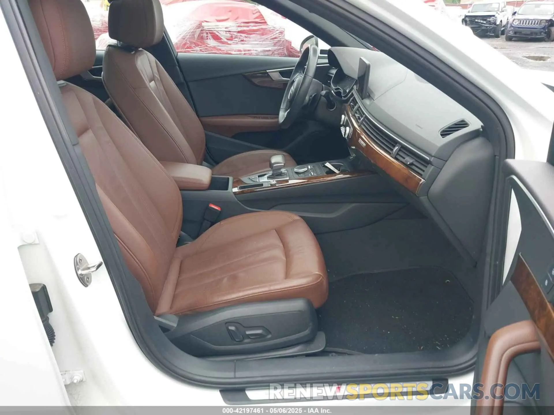 5 Фотография поврежденного автомобиля WAUDNAF44KN019219 AUDI A4 2019