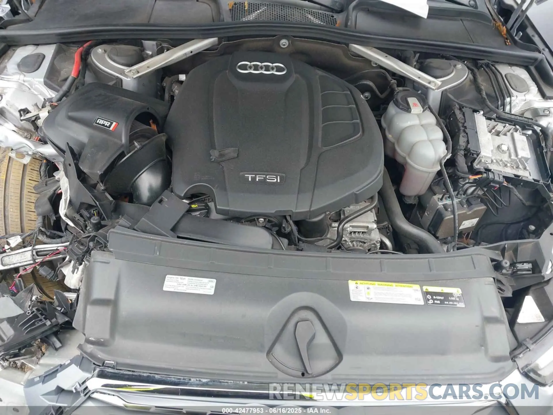 10 Фотография поврежденного автомобиля WAUDNAF46KN011574 AUDI A4 2019