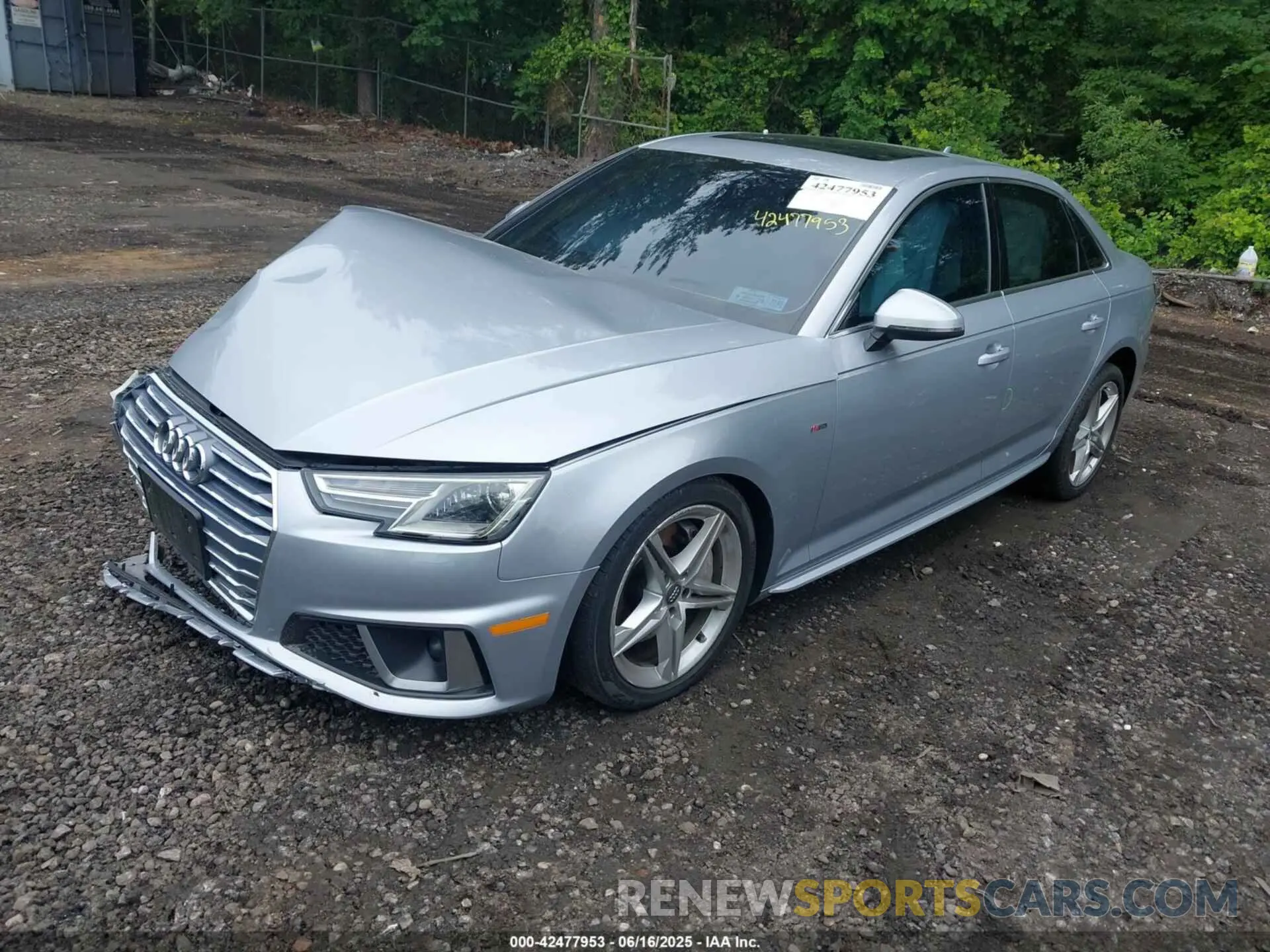 2 Фотография поврежденного автомобиля WAUDNAF46KN011574 AUDI A4 2019