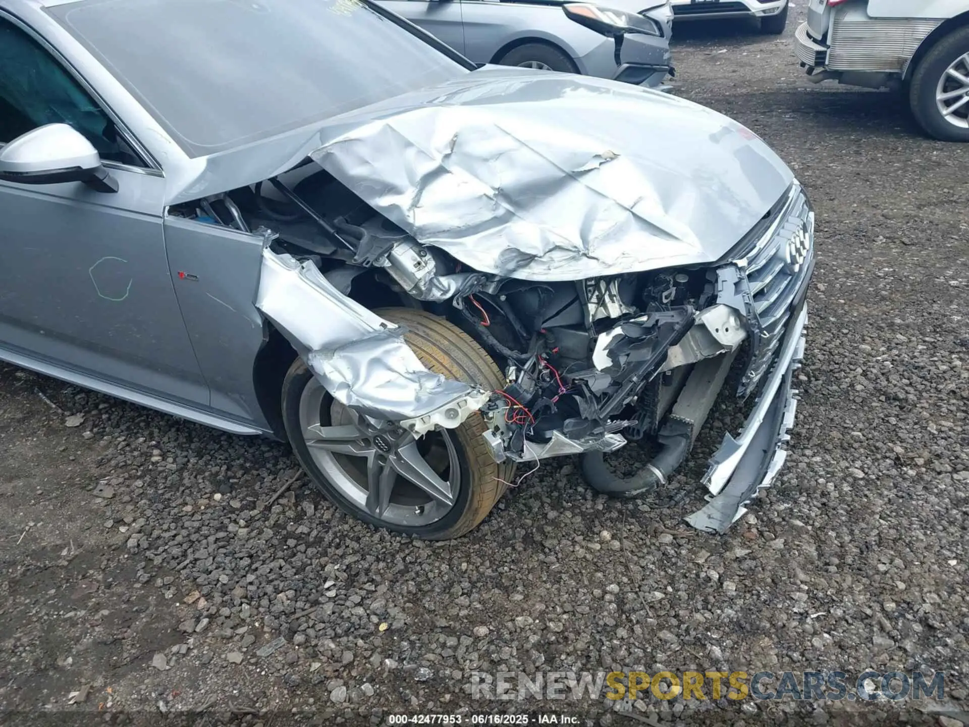 6 Фотография поврежденного автомобиля WAUDNAF46KN011574 AUDI A4 2019