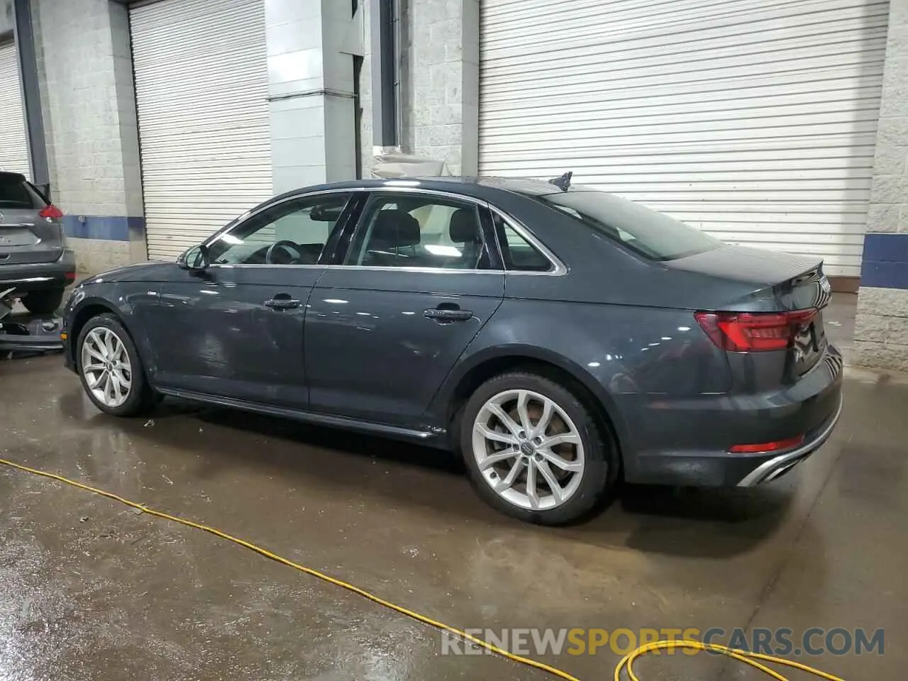 2 Фотография поврежденного автомобиля WAUDNAF4XKA117906 AUDI A4 2019