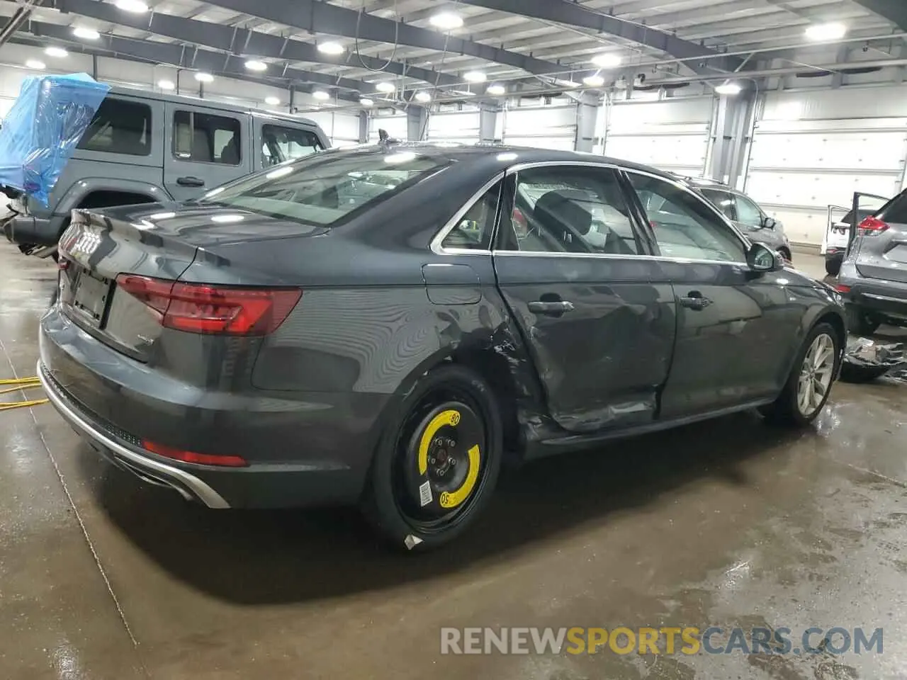 3 Фотография поврежденного автомобиля WAUDNAF4XKA117906 AUDI A4 2019