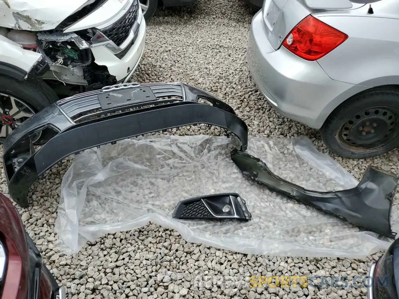 13 Фотография поврежденного автомобиля WAUENAF40KN007749 AUDI A4 2019