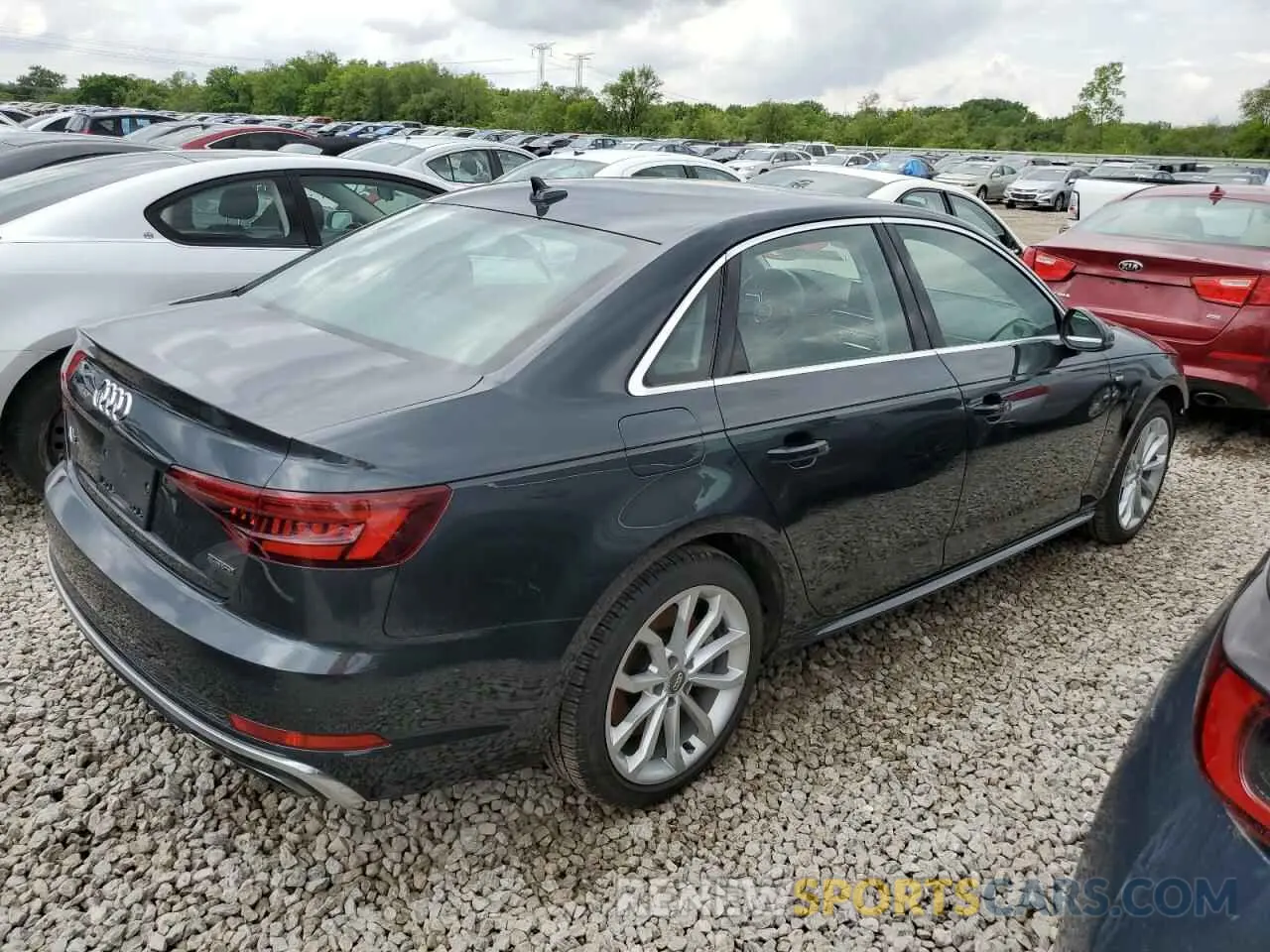 3 Фотография поврежденного автомобиля WAUENAF40KN007749 AUDI A4 2019