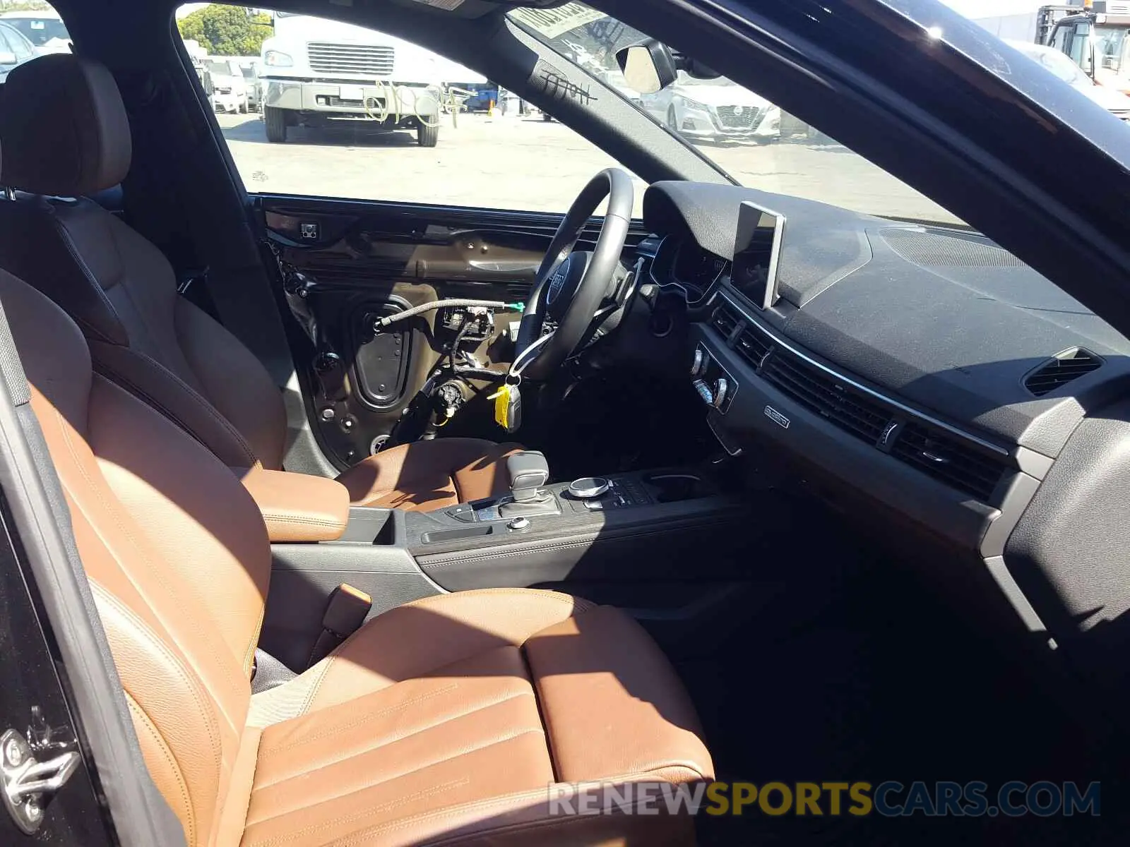 5 Photograph of a damaged car WAUENAF41KN011194 AUDI A4 2019