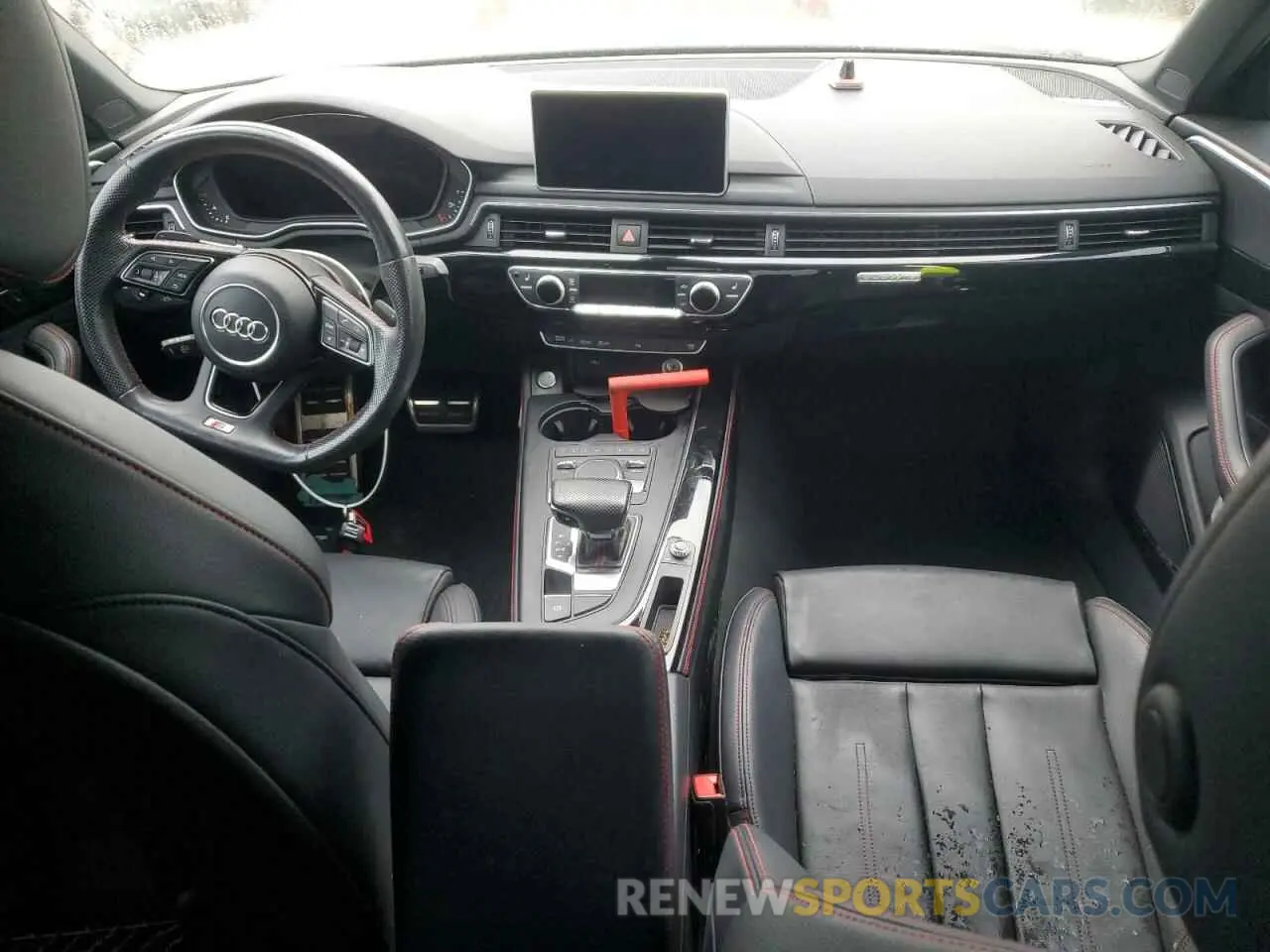 8 Photograph of a damaged car WAUENAF42KA012930 AUDI A4 2019