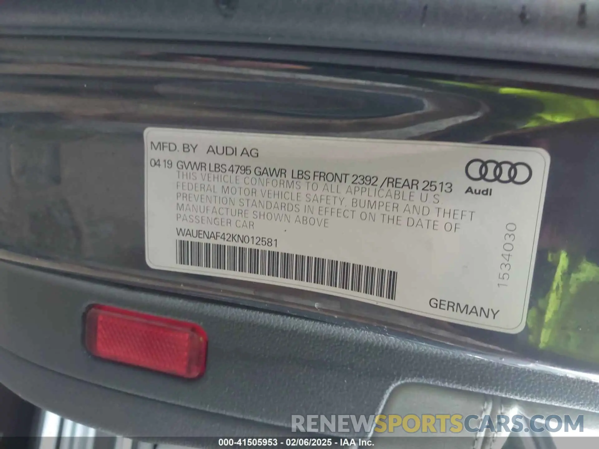 9 Photograph of a damaged car WAUENAF42KN012581 AUDI A4 2019
