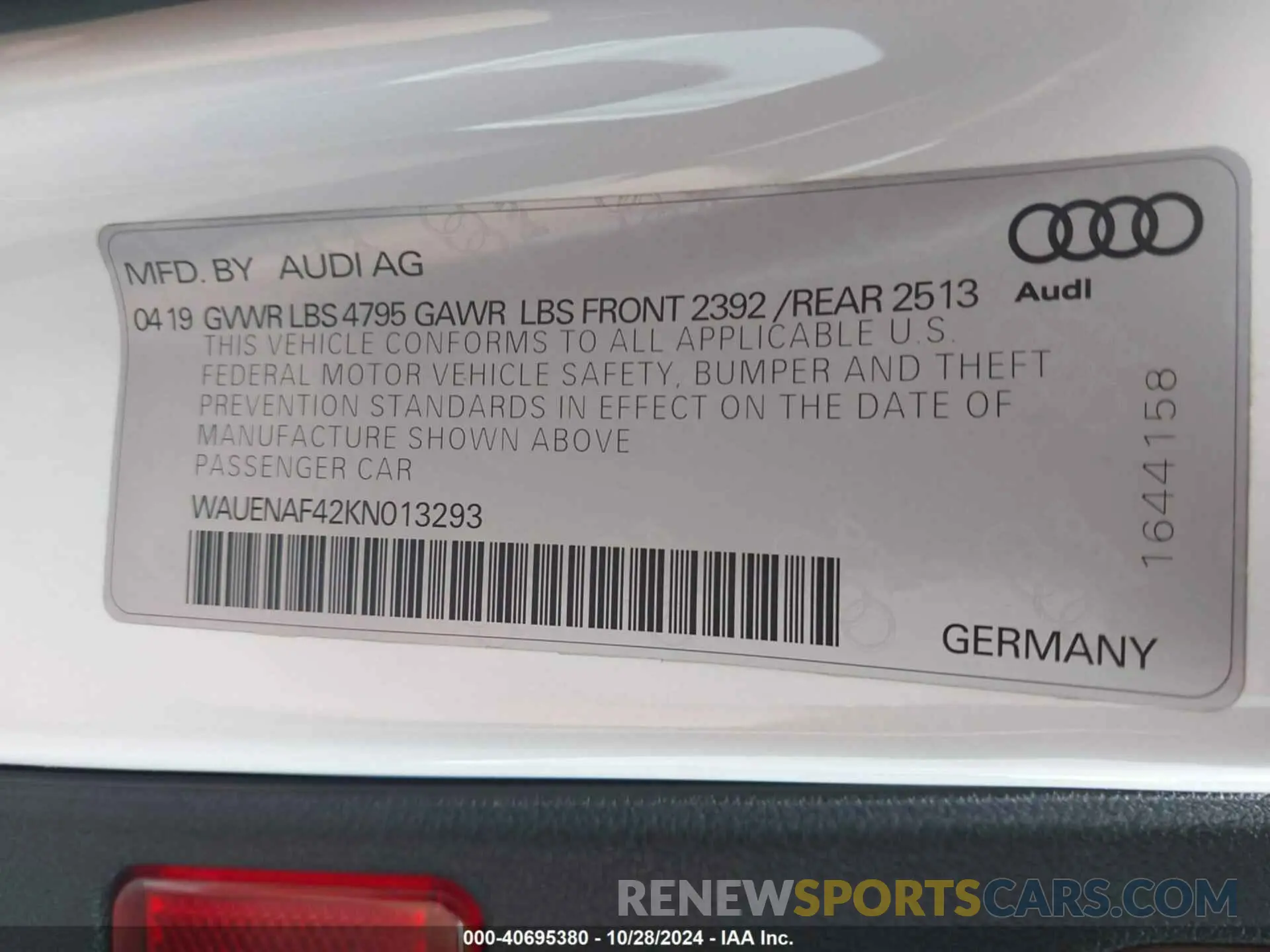 9 Photograph of a damaged car WAUENAF42KN013293 AUDI A4 2019