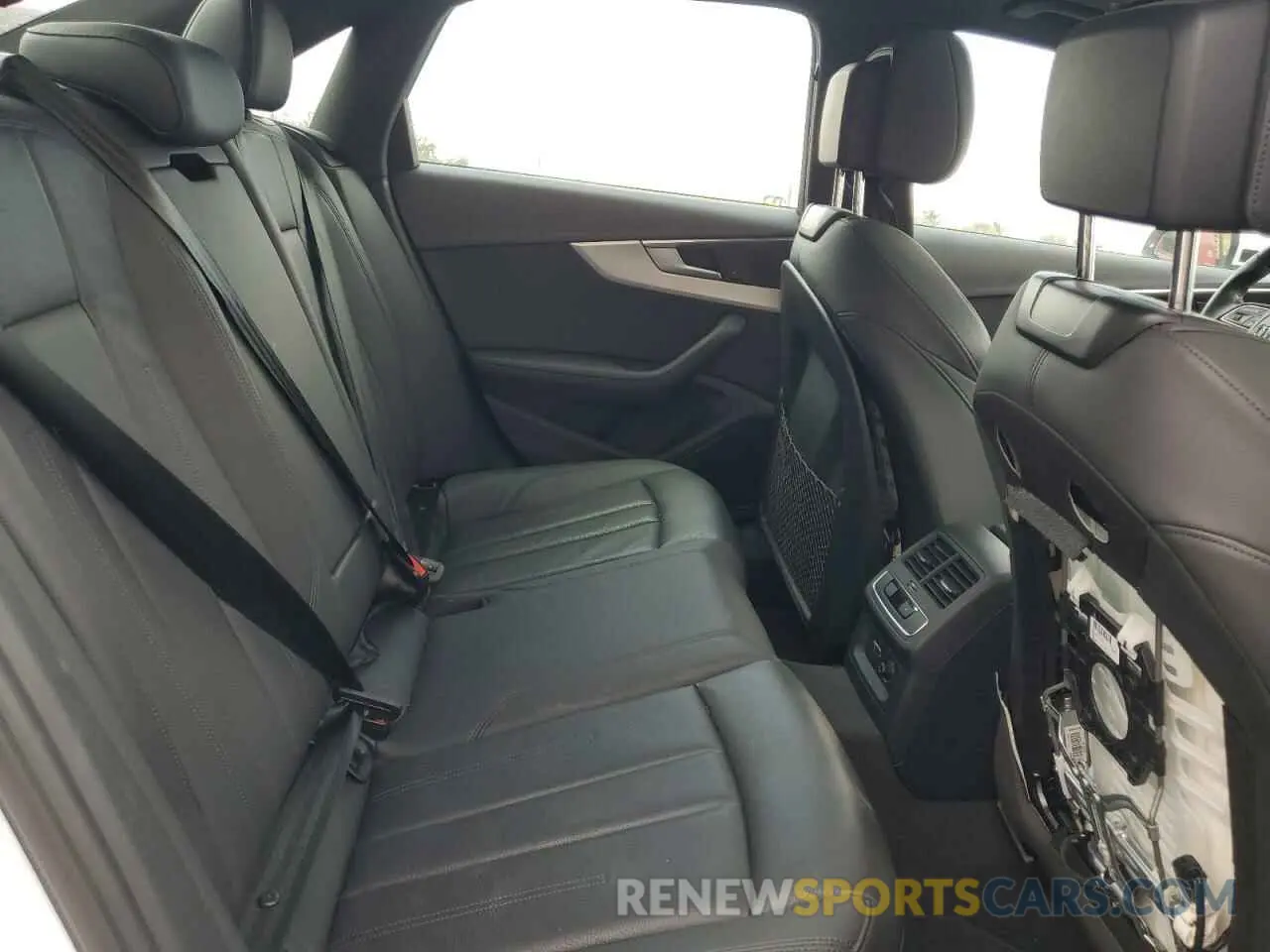 10 Photograph of a damaged car WAUENAF42KN016971 AUDI A4 2019