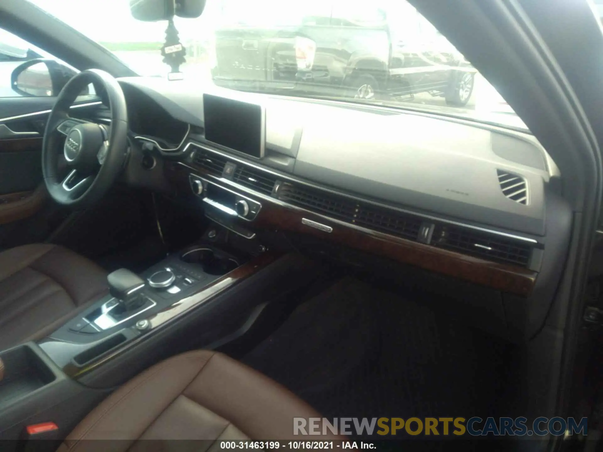 5 Photograph of a damaged car WAUENAF43KN001167 AUDI A4 2019