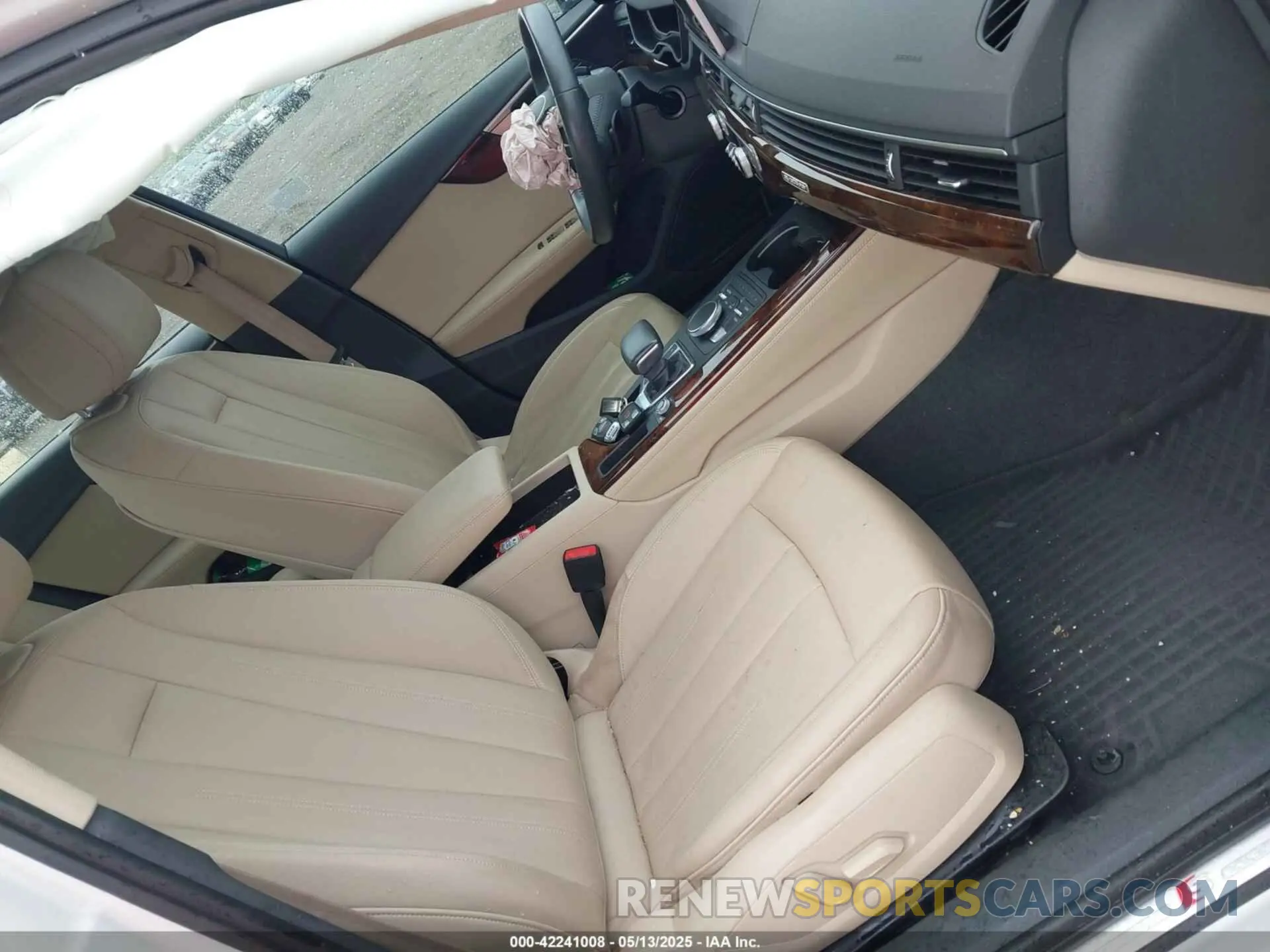 5 Фотография поврежденного автомобиля WAUENAF43KN005008 AUDI A4 2019