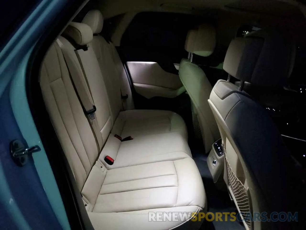10 Фотография поврежденного автомобиля WAUENAF44KA015263 AUDI A4 2019