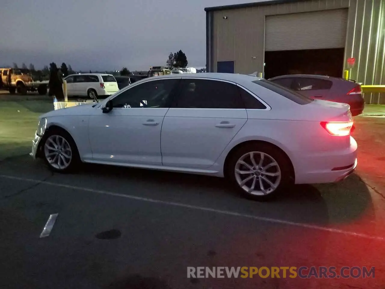 2 Фотография поврежденного автомобиля WAUENAF44KA015263 AUDI A4 2019