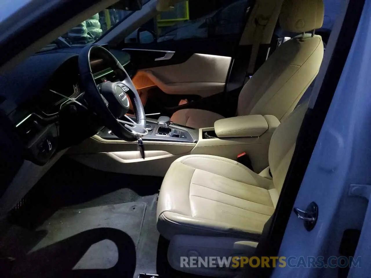 7 Фотография поврежденного автомобиля WAUENAF44KA015263 AUDI A4 2019