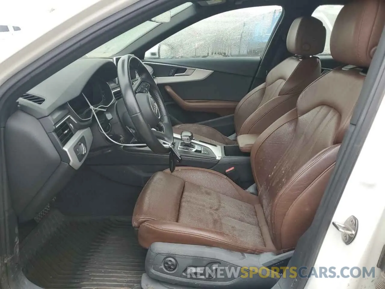 7 Фотография поврежденного автомобиля WAUENAF44KA065192 AUDI A4 2019
