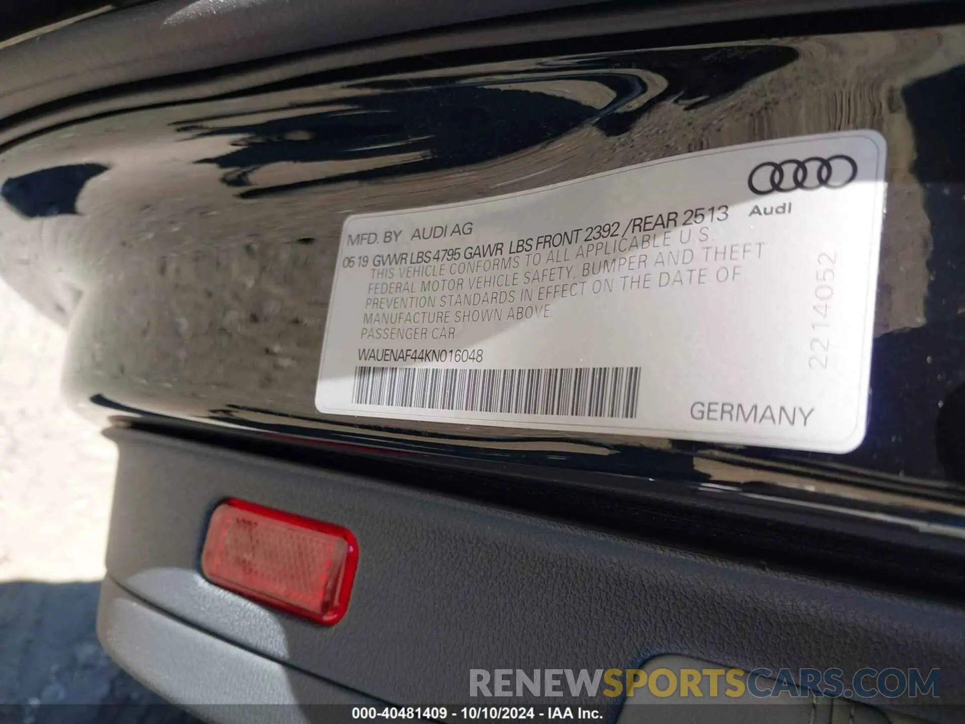 9 Фотография поврежденного автомобиля WAUENAF44KN016048 AUDI A4 2019