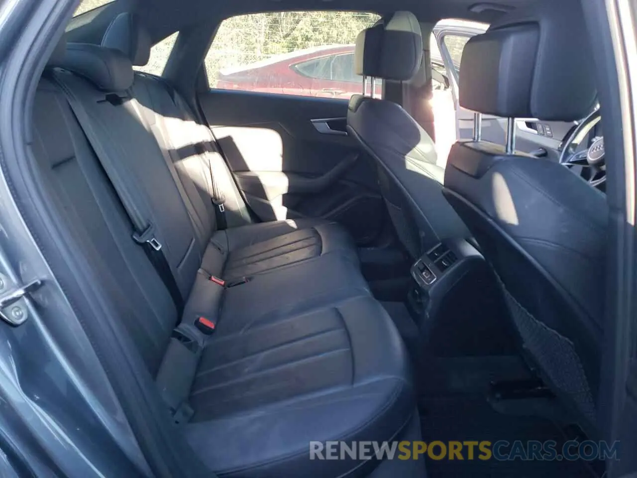 10 Фотография поврежденного автомобиля WAUENAF45KA032105 AUDI A4 2019
