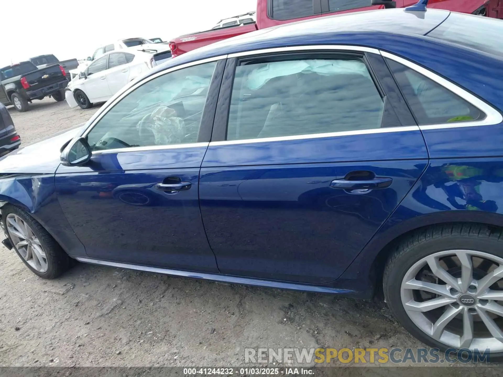 13 Фотография поврежденного автомобиля WAUENAF45KN002515 AUDI A4 2019