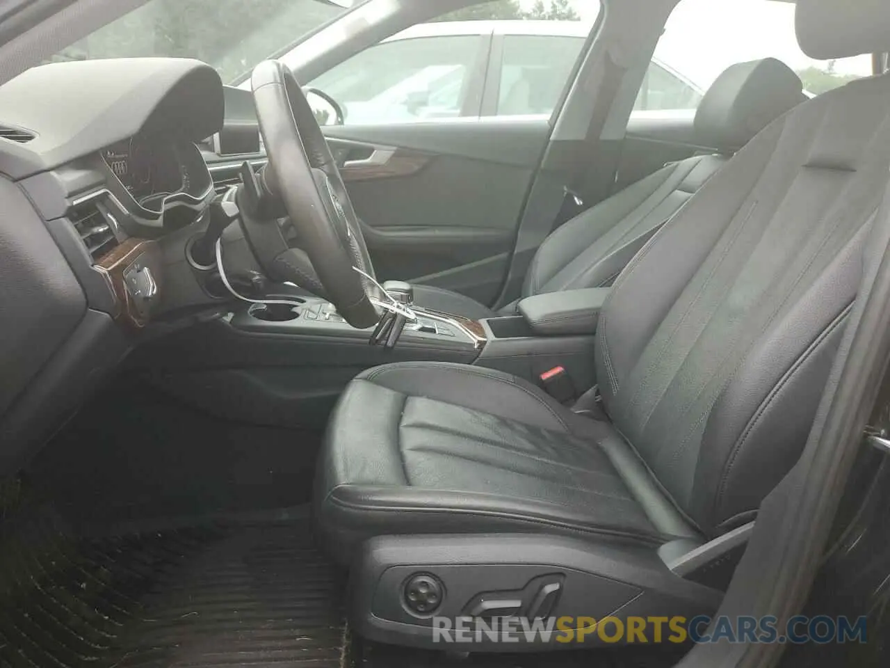 7 Photograph of a damaged car WAUENAF45KN018892 AUDI A4 2019