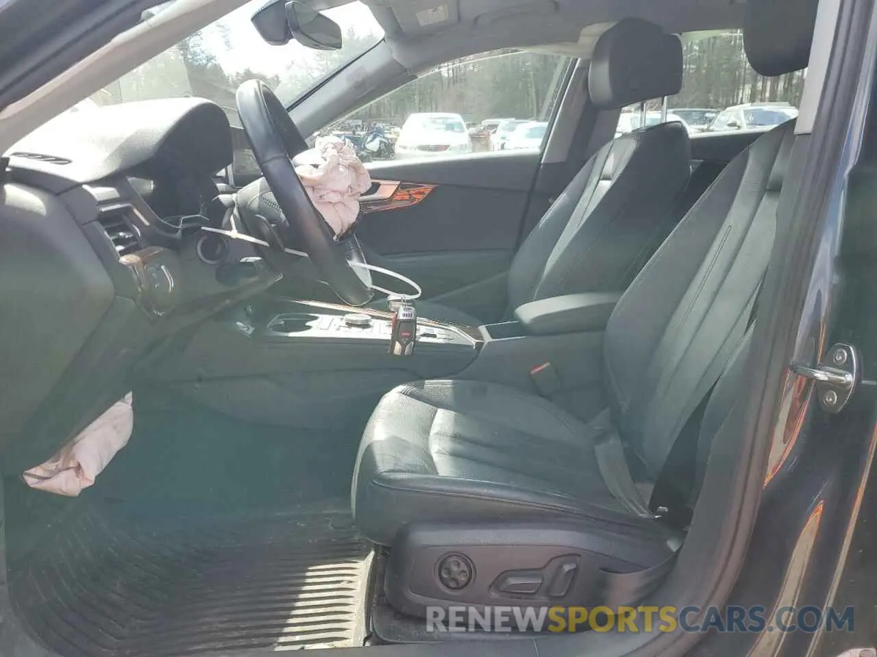 7 Photograph of a damaged car WAUENAF45KN020643 AUDI A4 2019