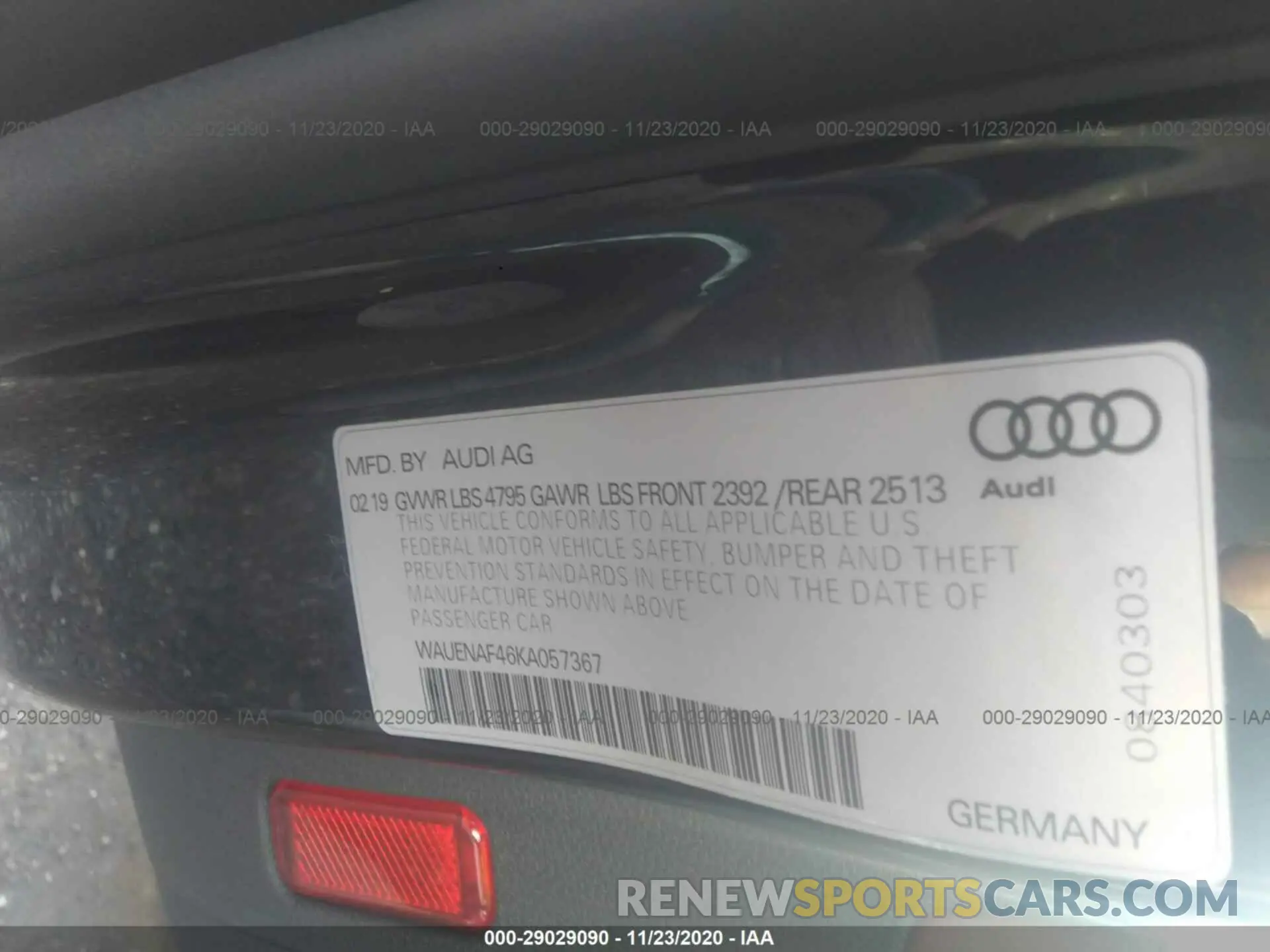 9 Фотография поврежденного автомобиля WAUENAF46KA057367 AUDI A4 2019