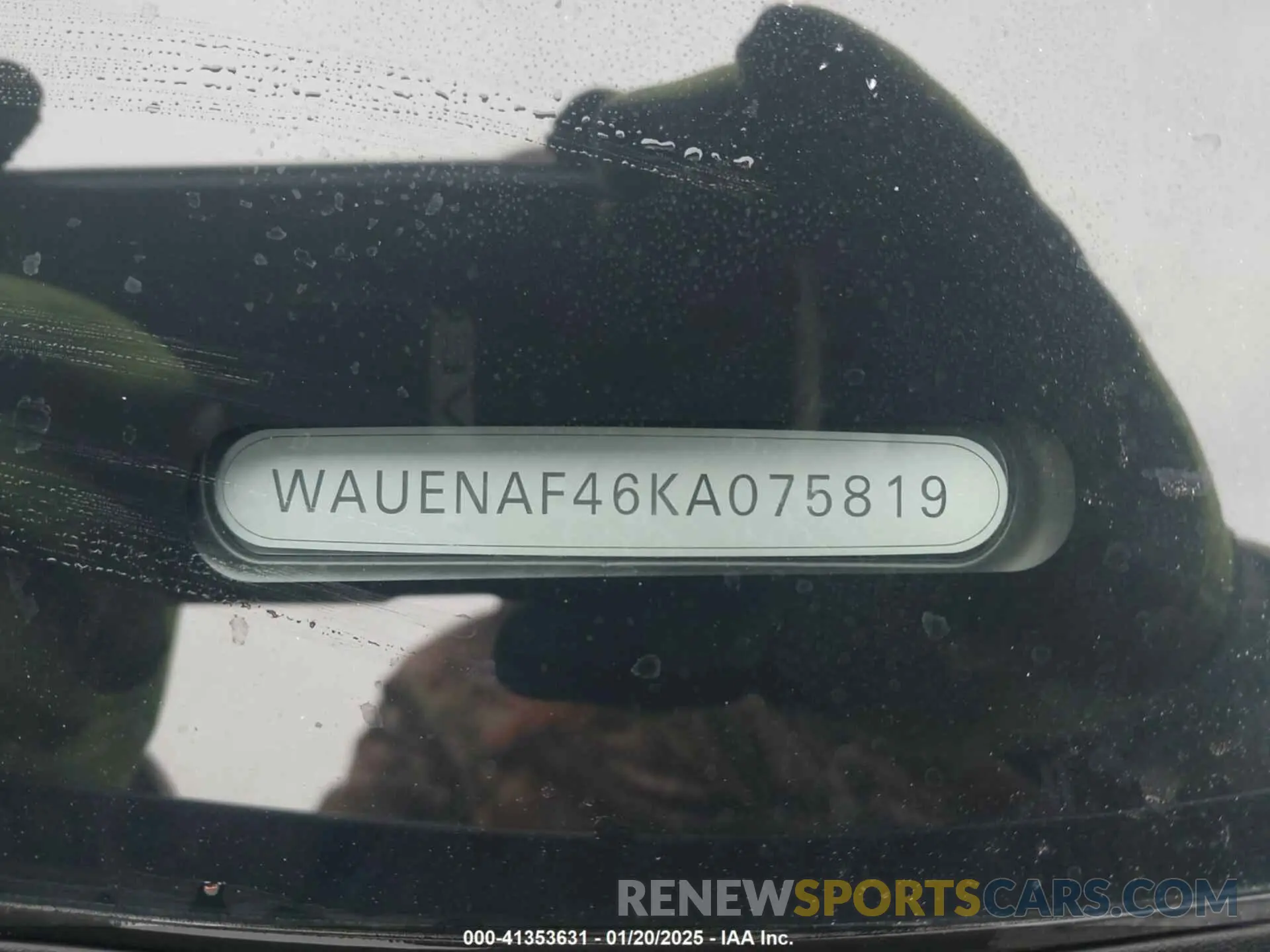 9 Photograph of a damaged car WAUENAF46KA075819 AUDI A4 2019