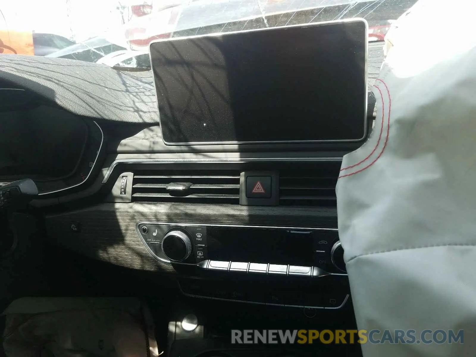 9 Photograph of a damaged car WAUENAF46KN005228 AUDI A4 2019