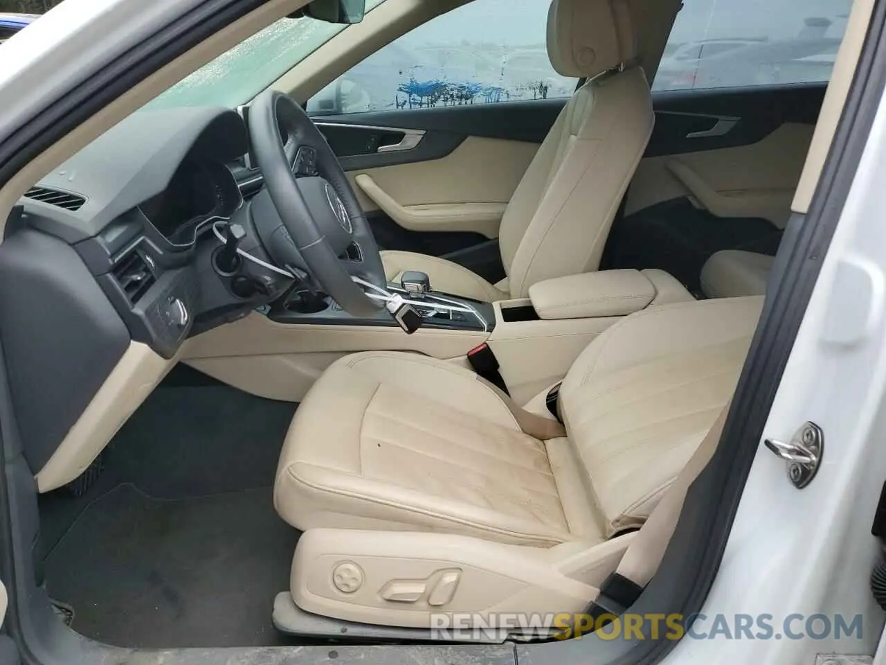 7 Photograph of a damaged car WAUENAF46KN020988 AUDI A4 2019