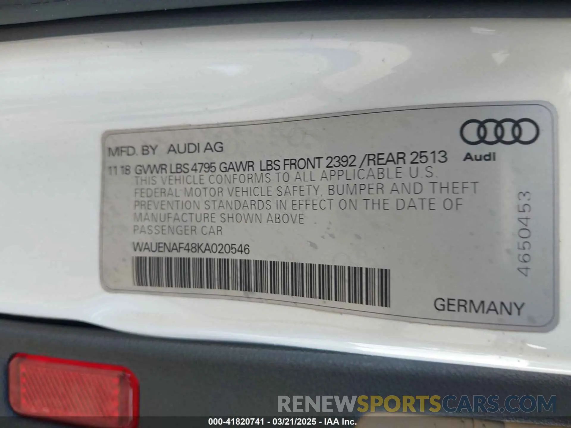 9 Фотография поврежденного автомобиля WAUENAF48KA020546 AUDI A4 2019