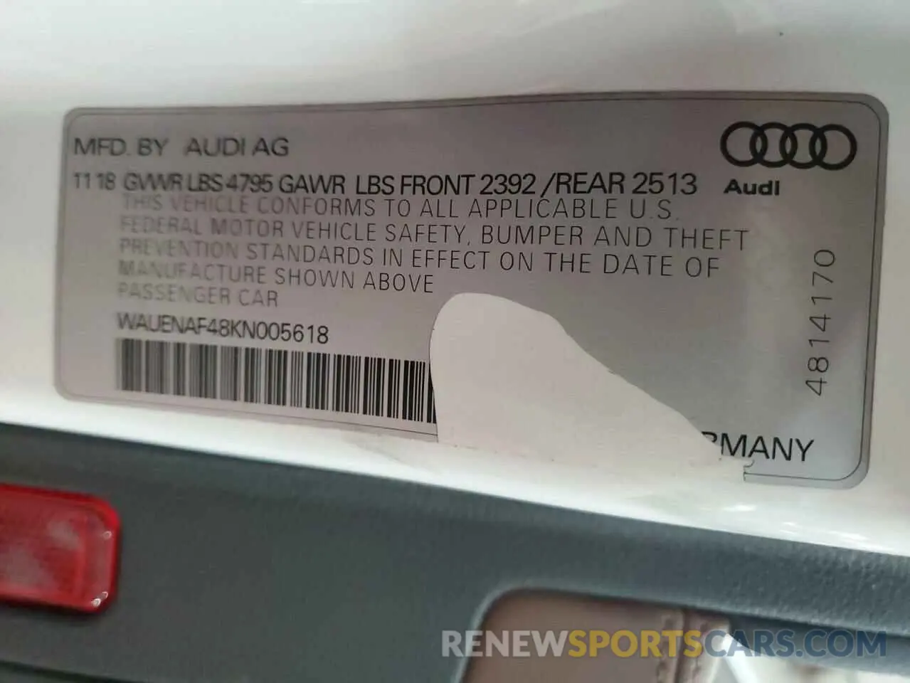 12 Фотография поврежденного автомобиля WAUENAF48KN005618 AUDI A4 2019