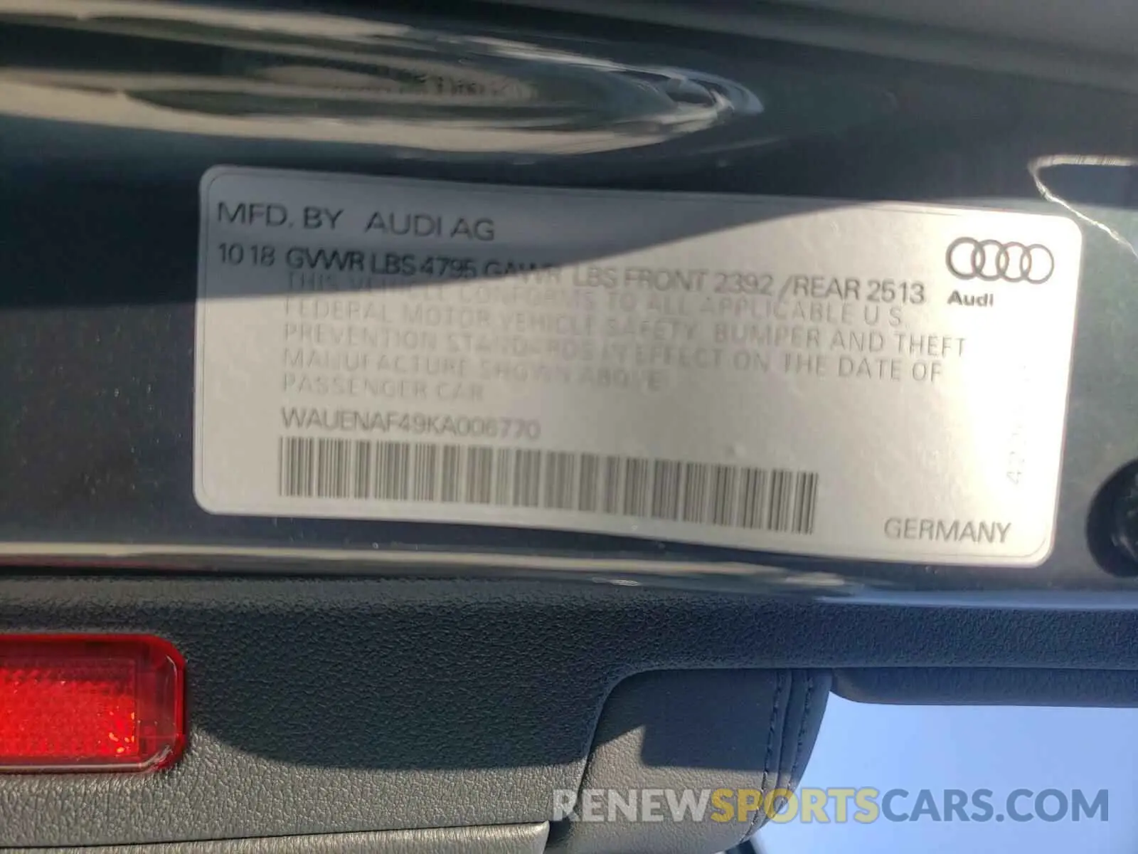 10 Photograph of a damaged car WAUENAF49KA006770 AUDI A4 2019