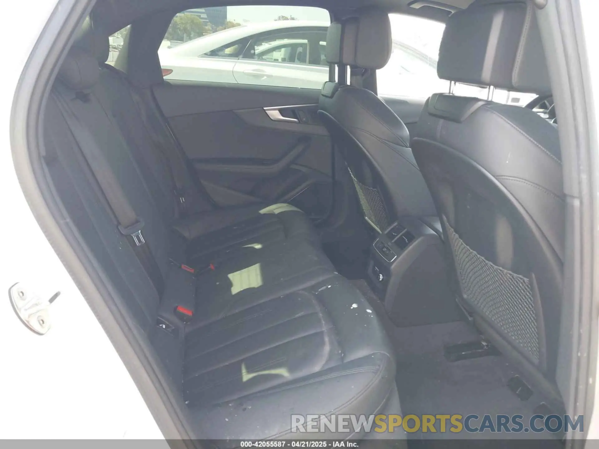 8 Фотография поврежденного автомобиля WAUENAF4XKN013929 AUDI A4 2019