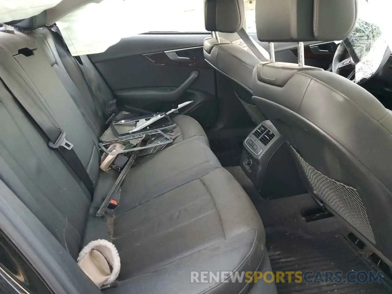 10 Photograph of a damaged car WAUGMAF40KN004667 AUDI A4 2019
