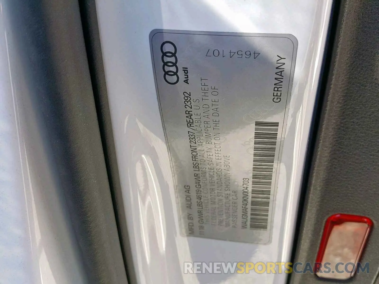 10 Photograph of a damaged car WAUGMAF40KN004703 AUDI A4 2019