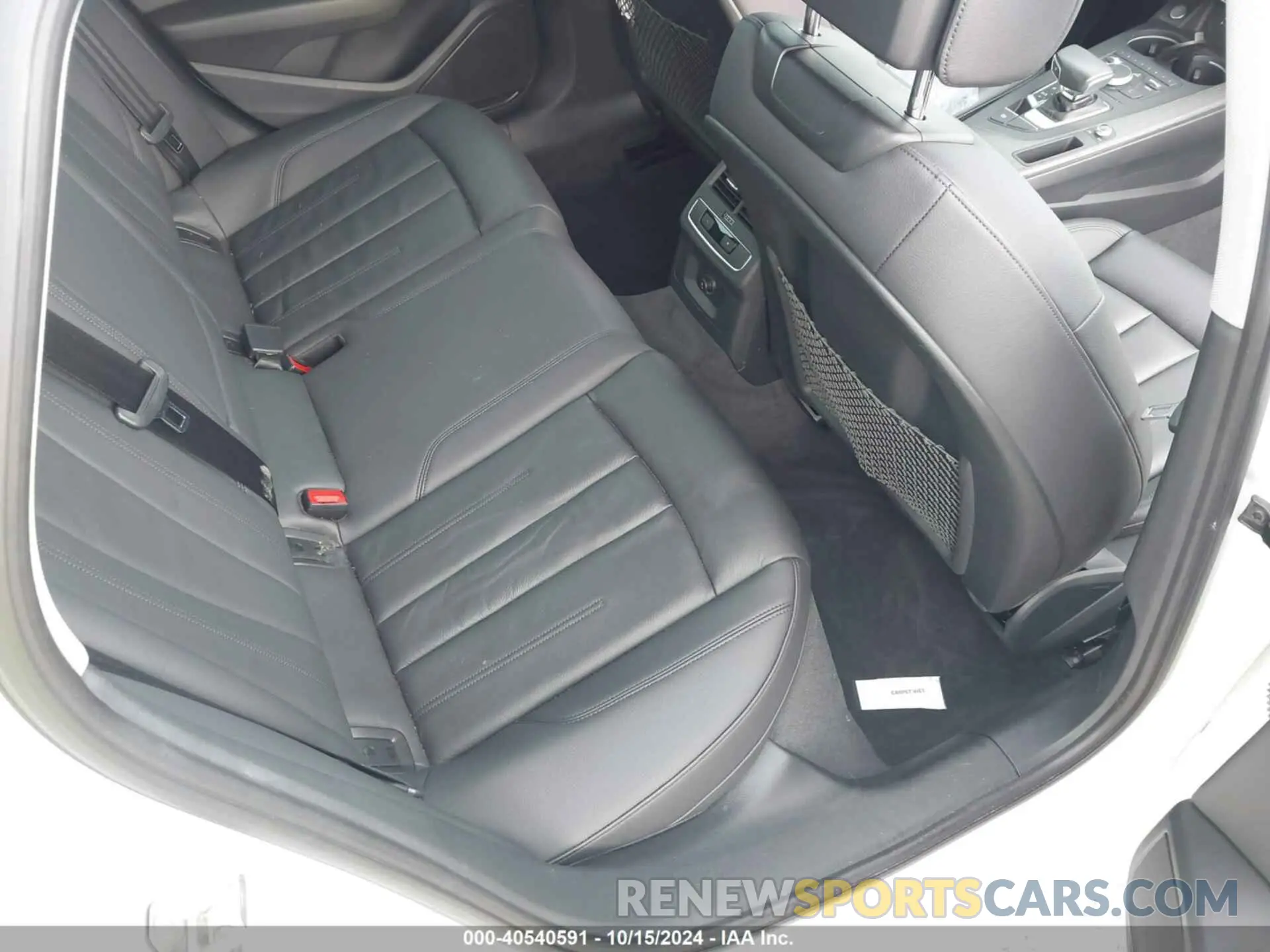 8 Photograph of a damaged car WAUGMAF40KN021100 AUDI A4 2019