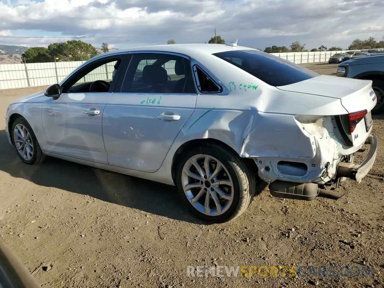 2 Фотография поврежденного автомобиля WAUGMAF41KA037328 AUDI A4 2019