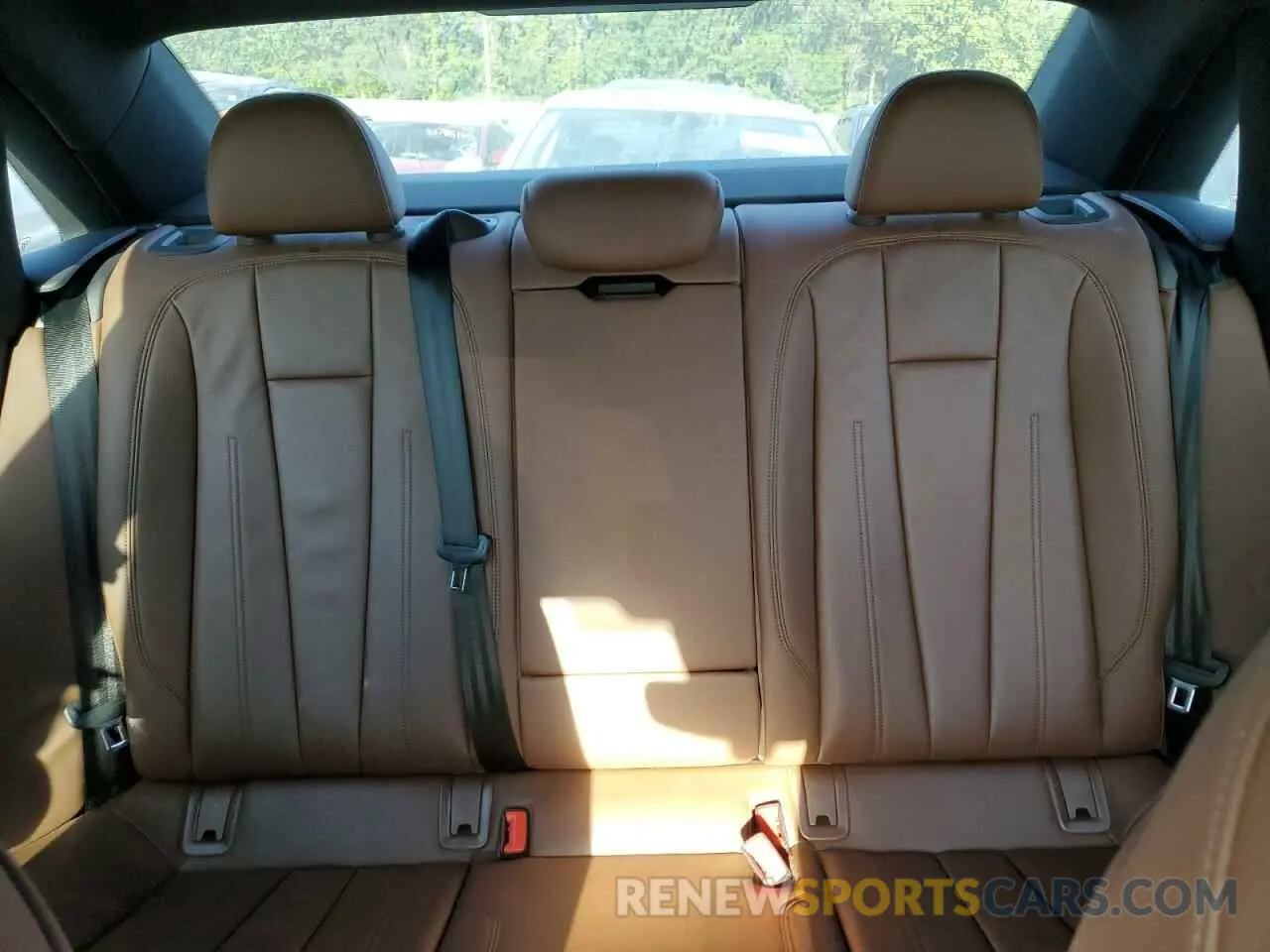 10 Фотография поврежденного автомобиля WAUGMAF41KA106468 AUDI A4 2019