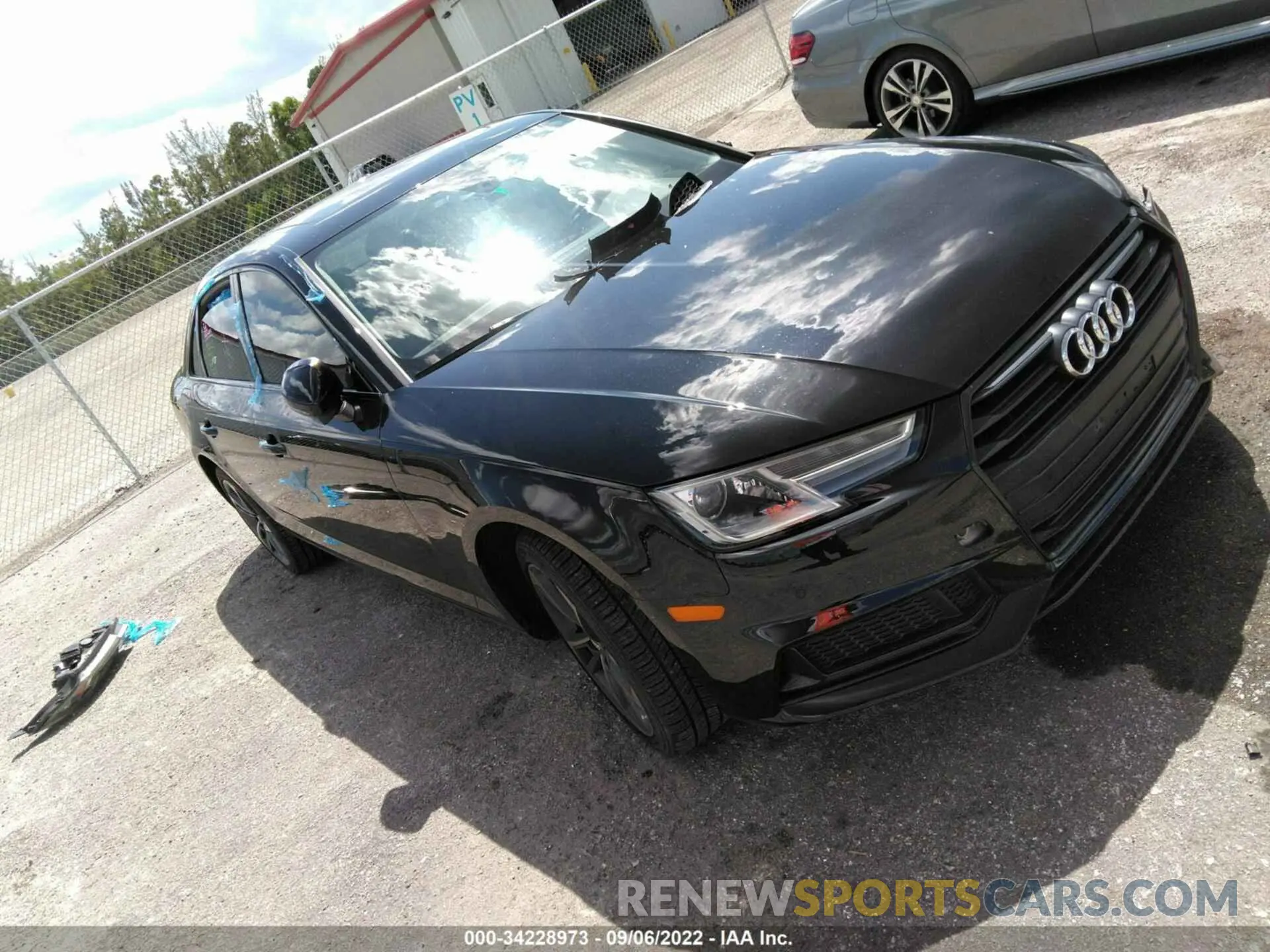 1 Фотография поврежденного автомобиля WAUGMAF41KN013779 AUDI A4 2019
