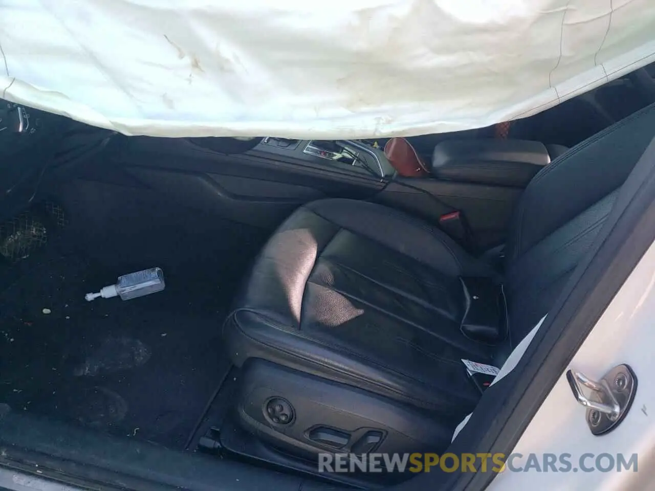 7 Photograph of a damaged car WAUGMAF42KA031652 AUDI A4 2019
