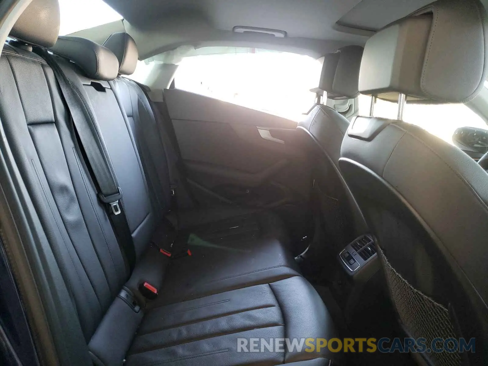 6 Фотография поврежденного автомобиля WAUGMAF43KA107802 AUDI A4 2019